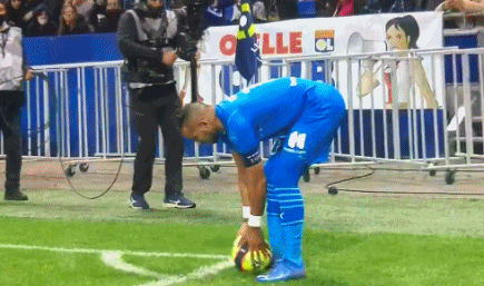 镰田大地：我预计玻利维亚会收缩防守，我们需要打出威胁进攻