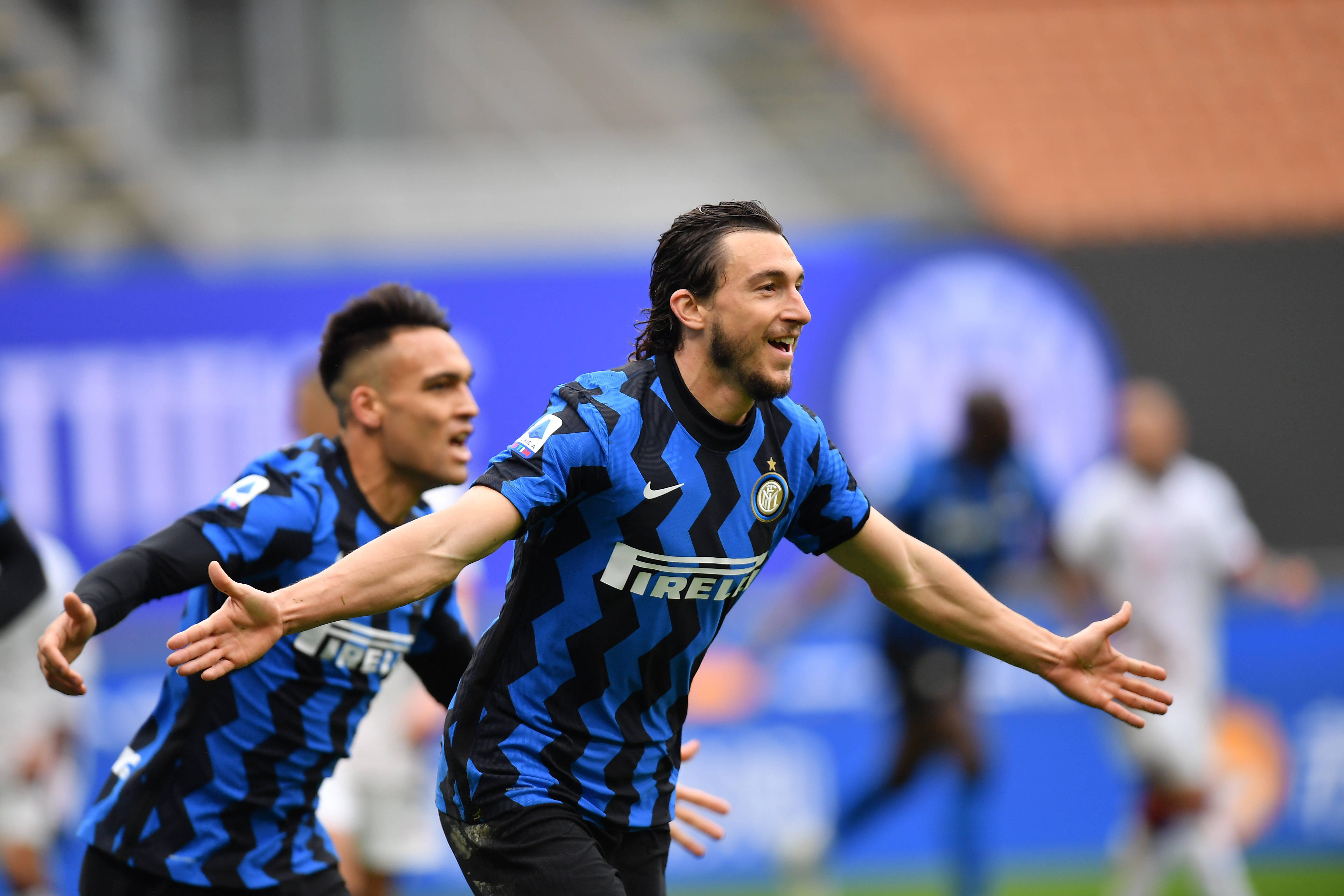 卡马文加在圣马梅斯的光芒与遗憾：进球后遭遇伤病打击（圣马梅斯之夜的喜与痛：卡马文加破门后不幸伤退）