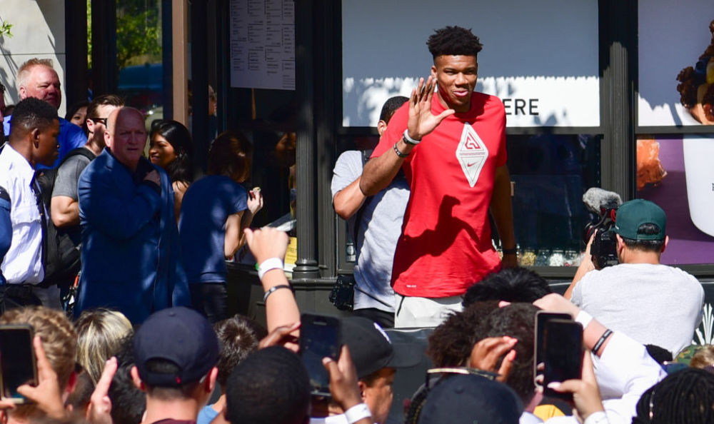 广厦男篮末节绝杀北京（广厦男篮压哨击败北京）