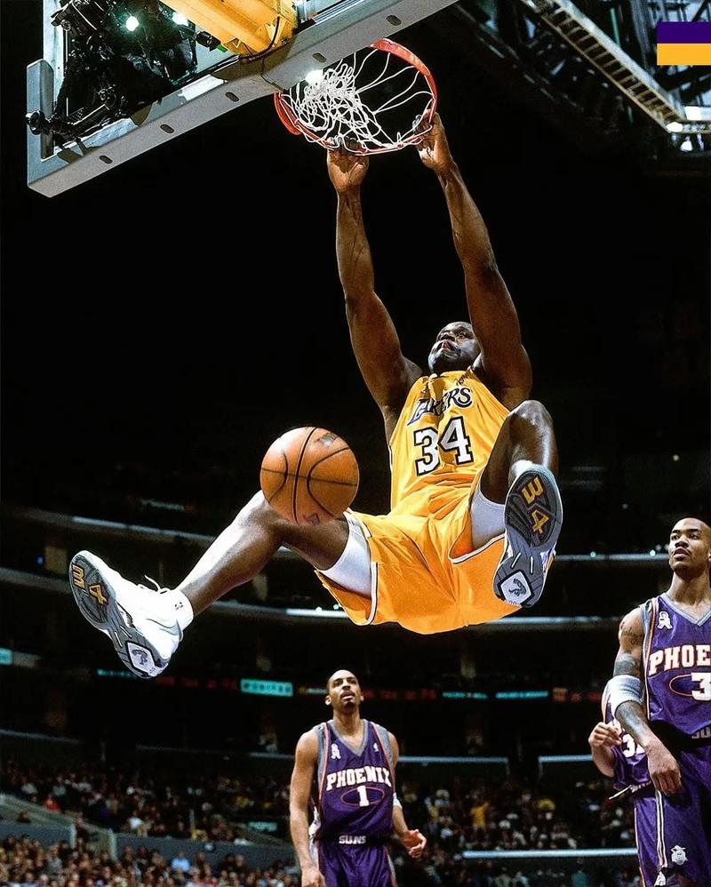 吉尔摩社媒晒照：手术成功，康复之路开始（吉尔摩社媒晒术后照：手术顺利，开启康复之旅）