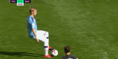 法媒：梅斯后卫夸奥不满未首发，坐在皮球上拒绝赛前热身