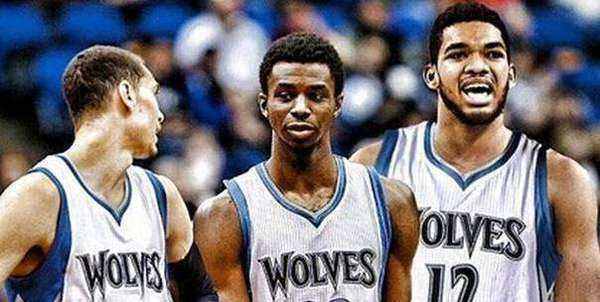 凯尔特人连续两场获胜，进攻体系稳定（凯尔特人收获两连胜，进攻端延续稳定表现）