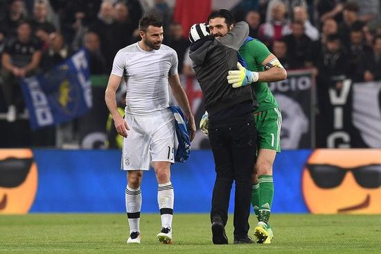 米兰助教自嘲：险些搞砸比赛 盼主帅早日复出