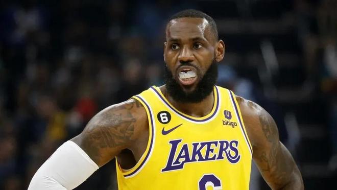 英超：曼联3-0大胜纽卡斯尔（英超：曼联三球零封纽卡斯尔）