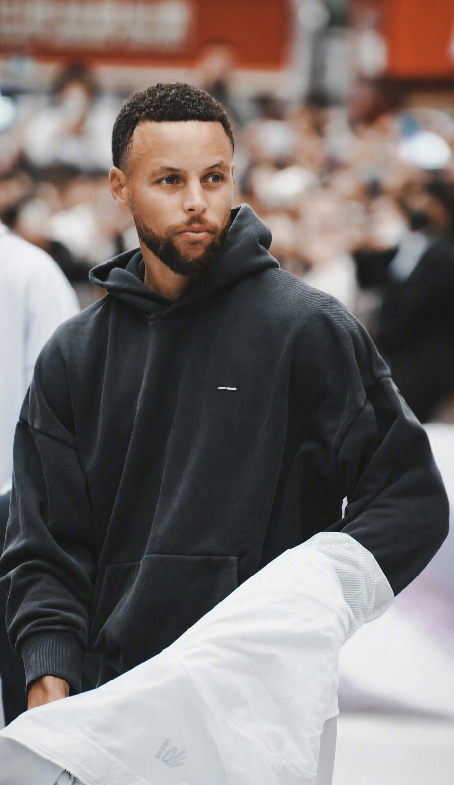 卡塔尔主场优势明显（卡塔尔主场占尽上风）