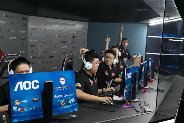 一次严峻挑 一次严峻挑